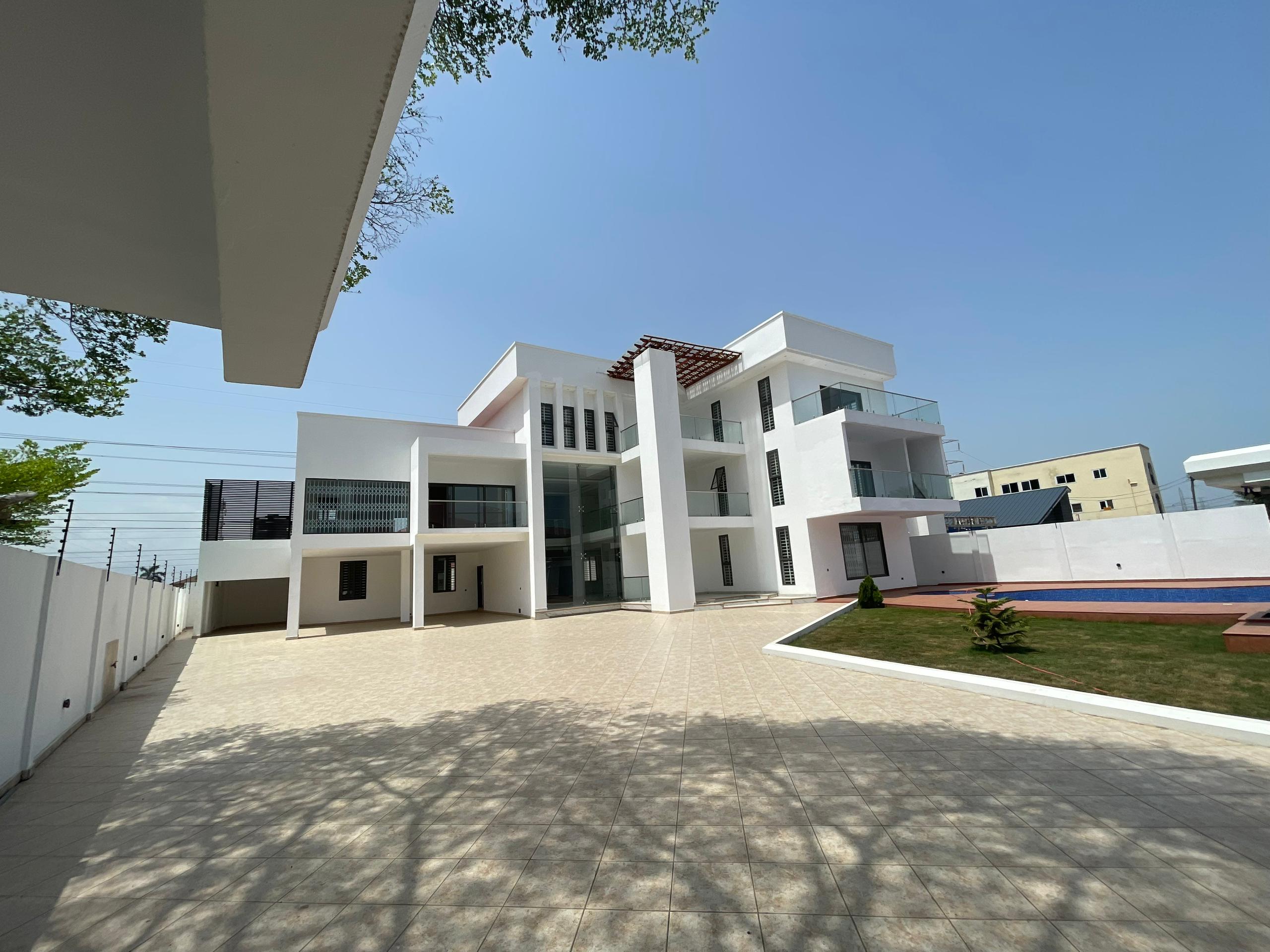 Newly Built 8 Bedrooms Ensuite Storey