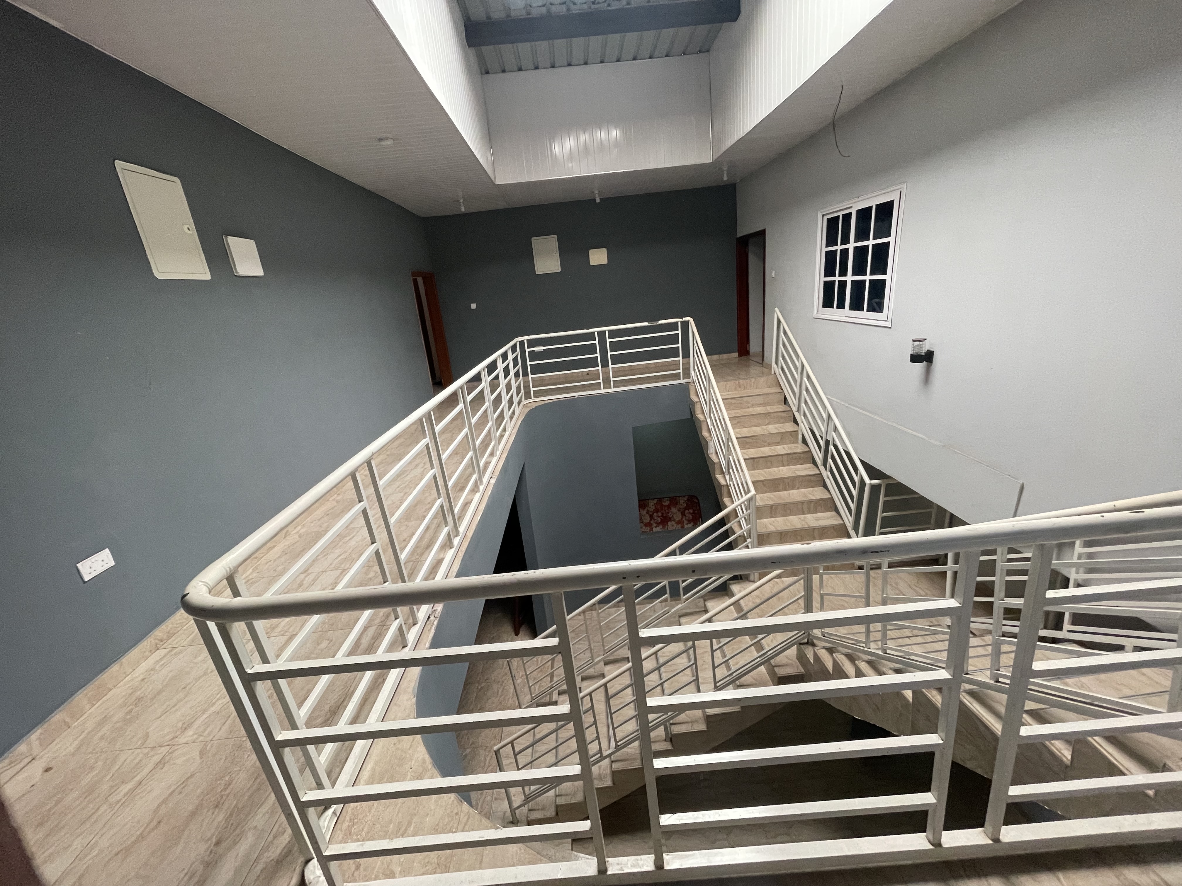 SNS. Hostel