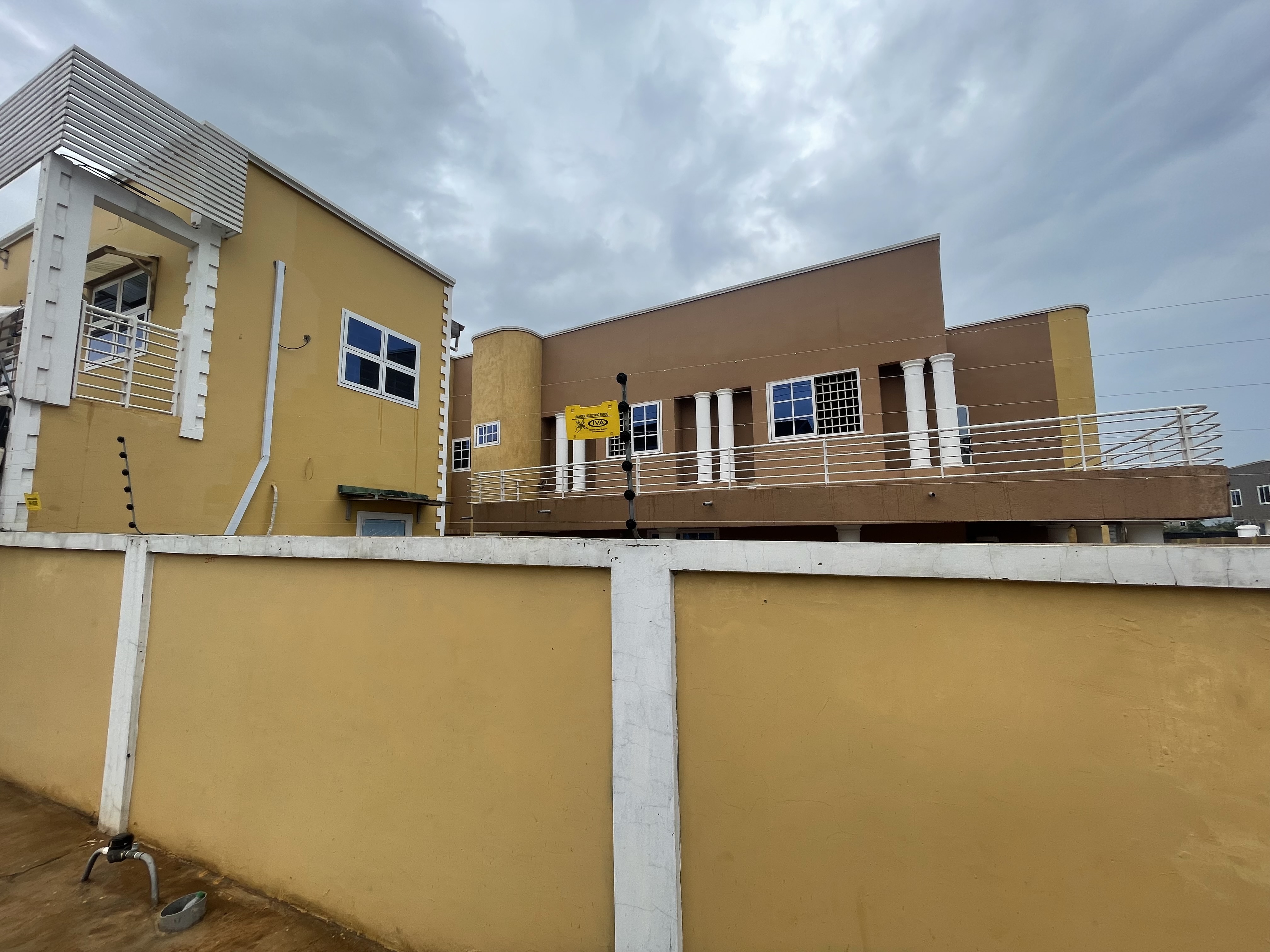 SNS. Hostel