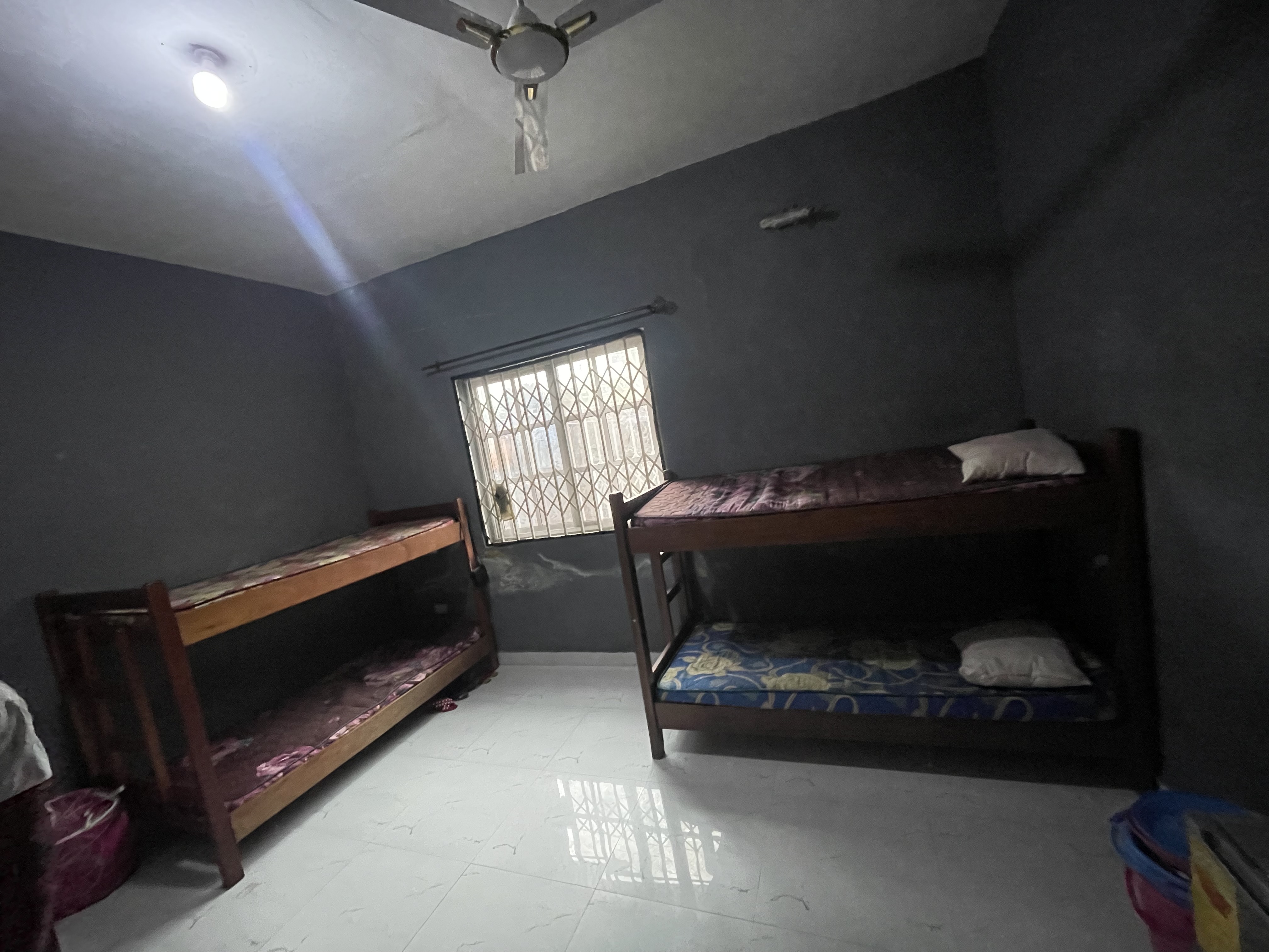 SNS. Hostel