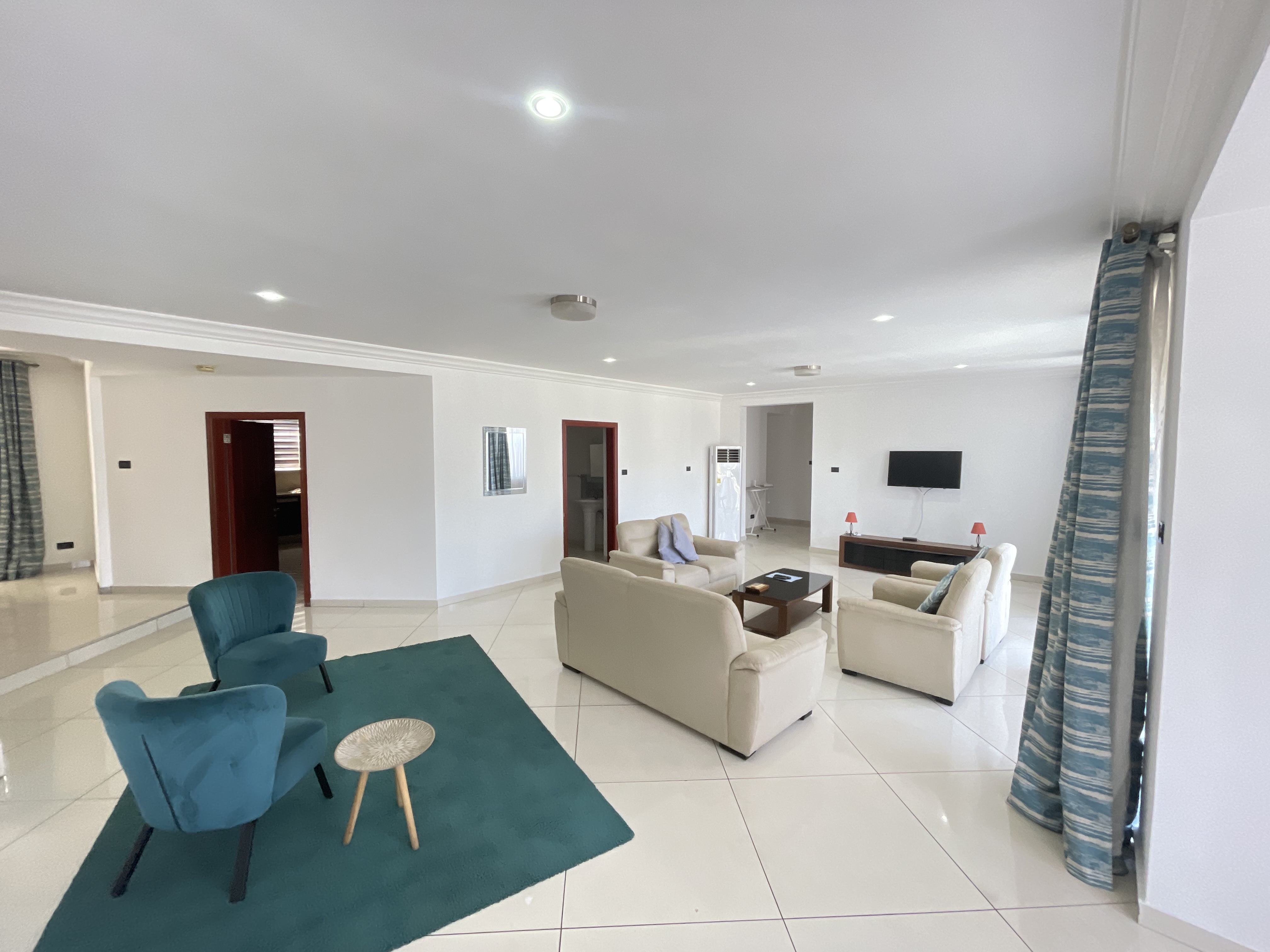 LUNA CREST RESIDENCES   3-Bedroom Apartment