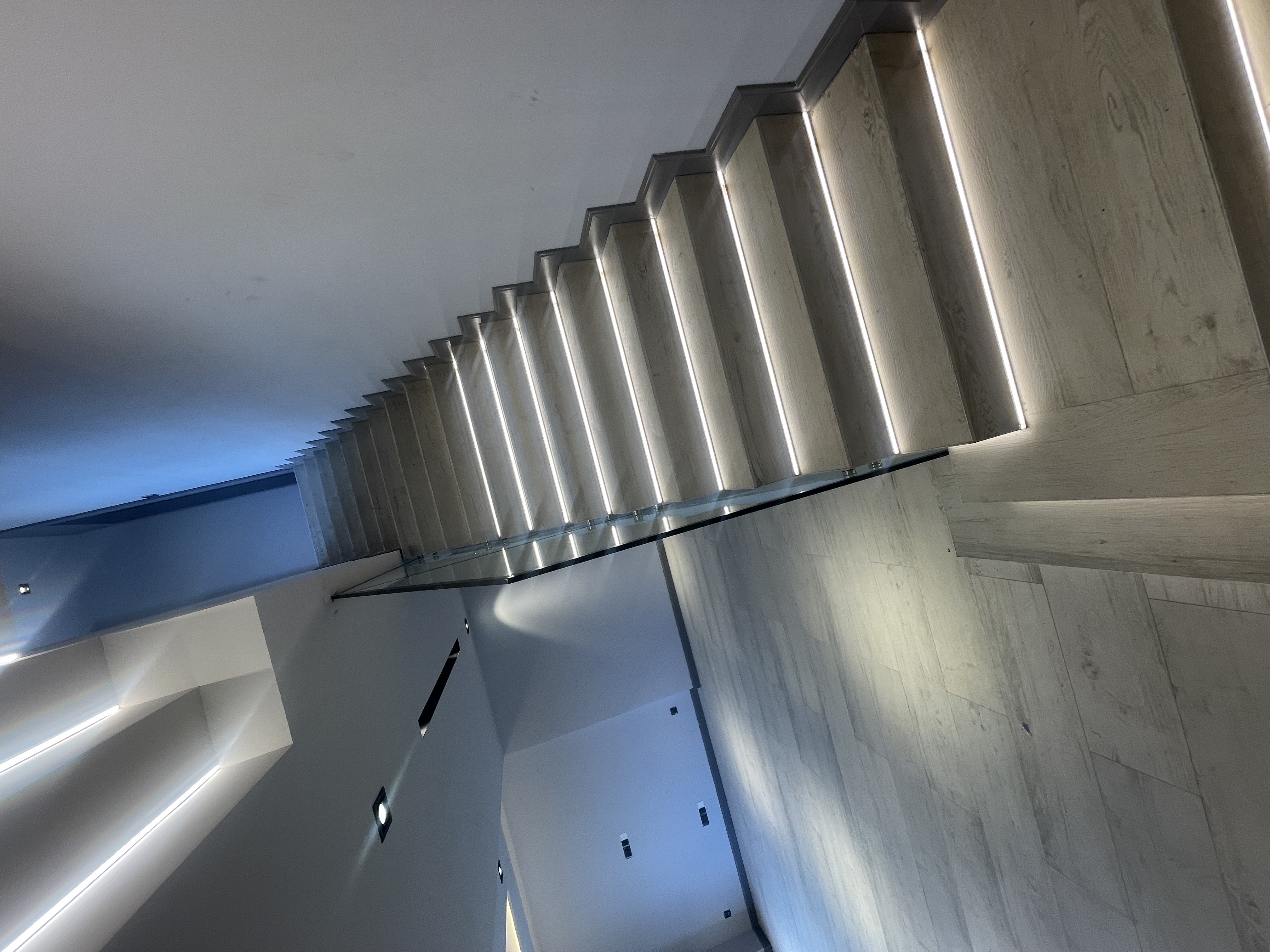 PENTHOUSE AT DIAMOND INN