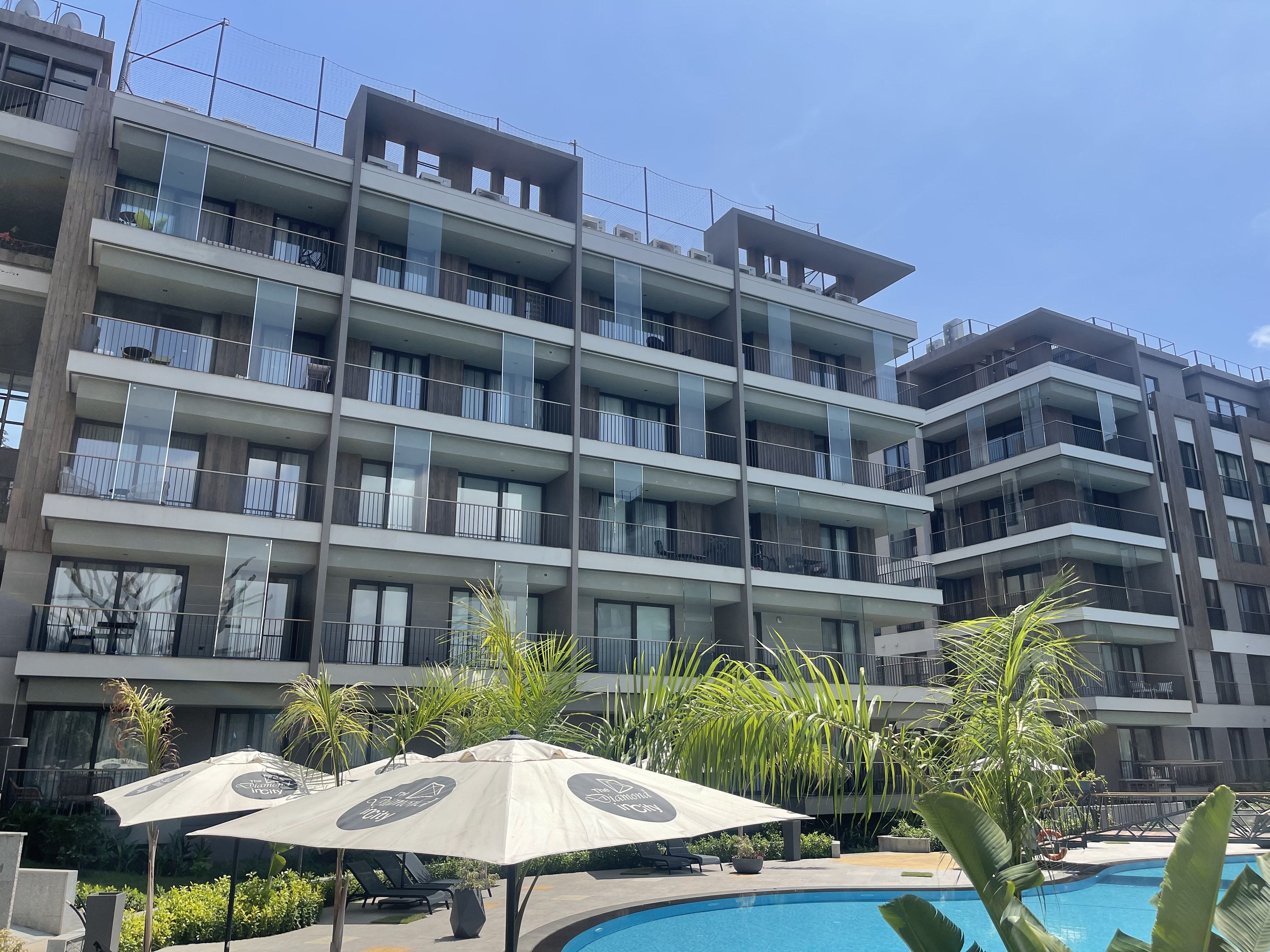 ONE BEDROOM APARTMENT AT DIAMOND INN