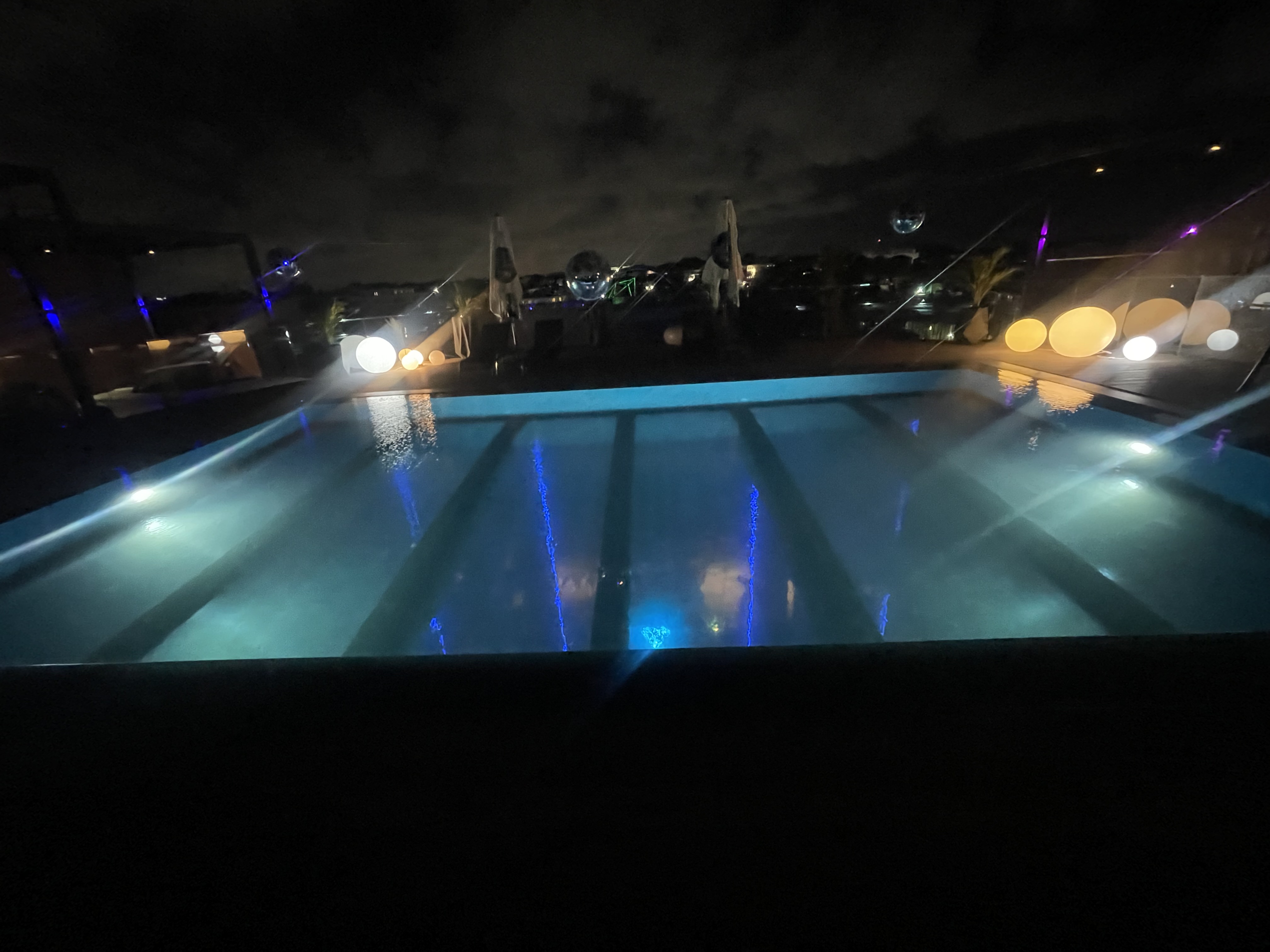TWO BEDROOM APARTMENTS AT DIAMOND IN.M