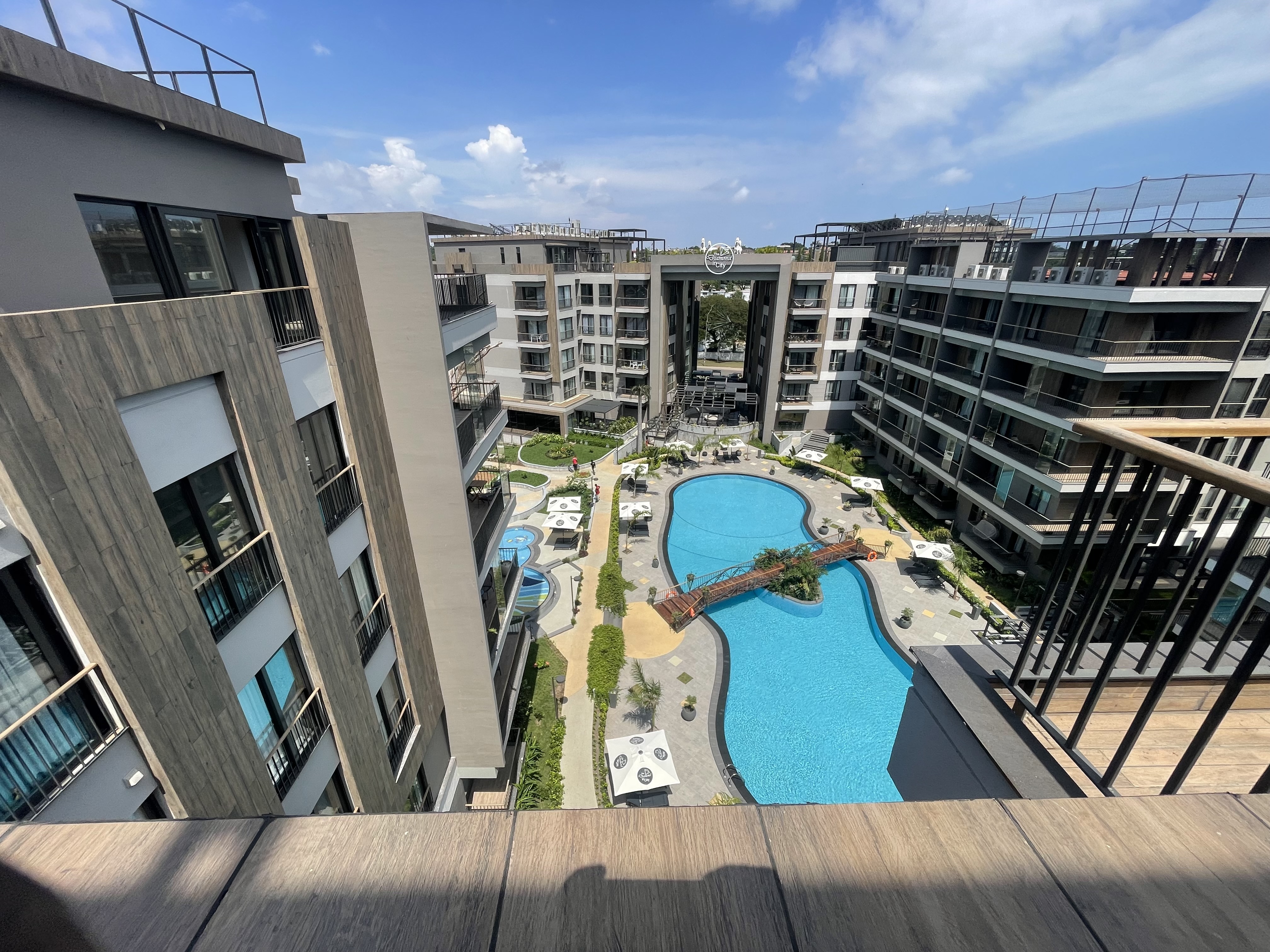THREE BEDROOMS AT DIAMOND IN.