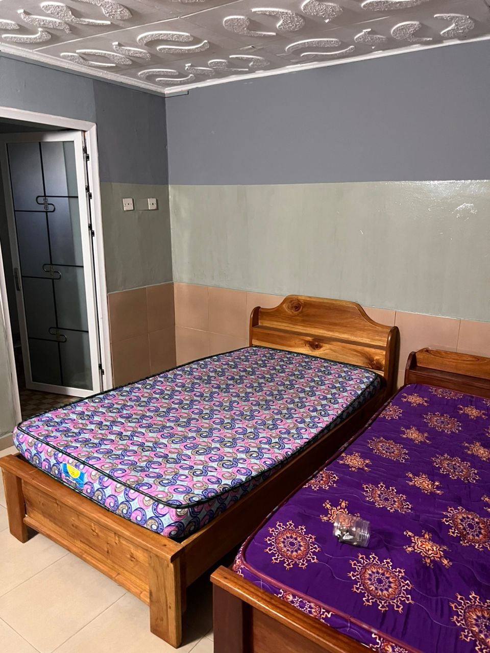 E executive hostel
