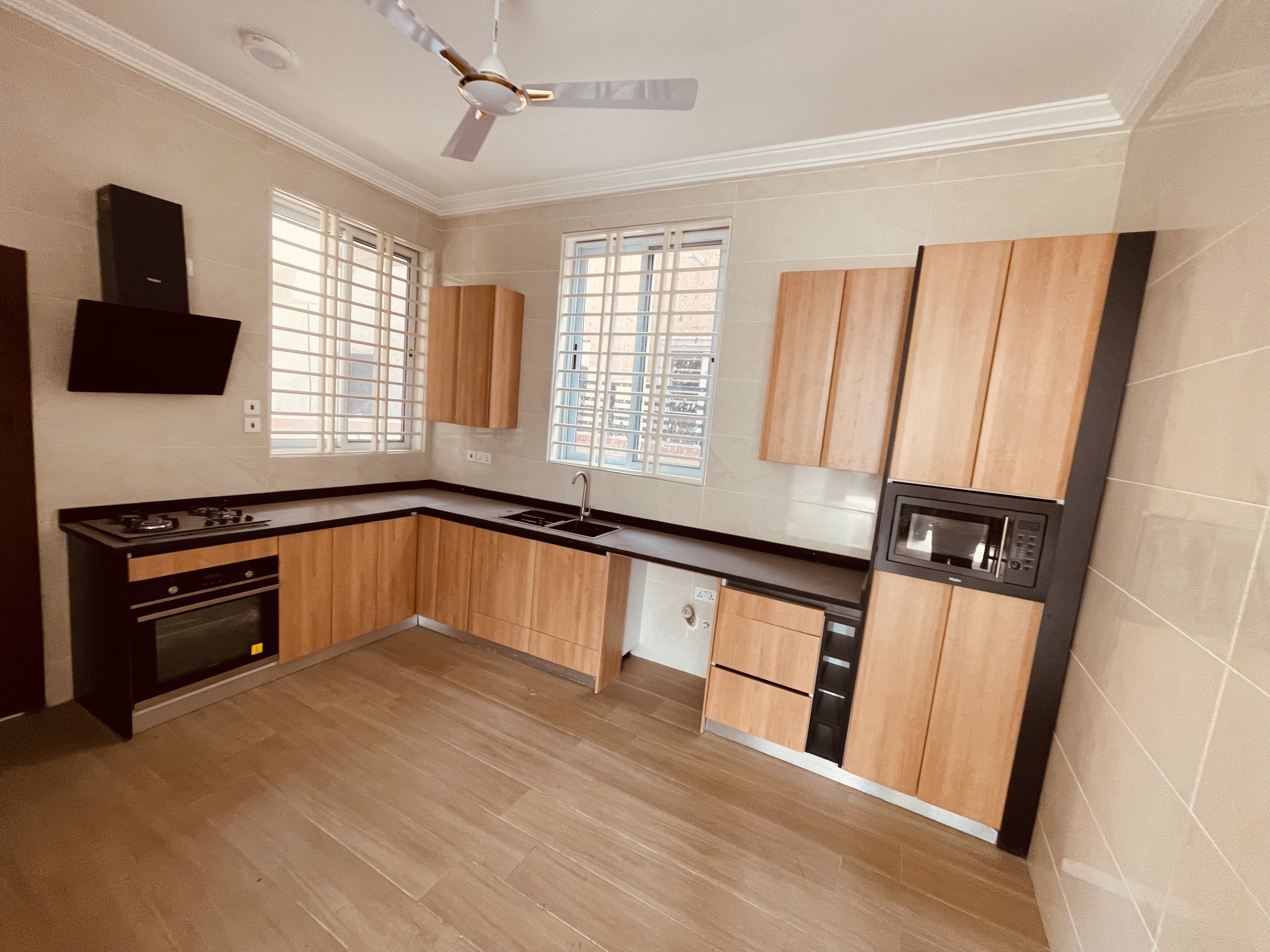 LINDSAY TWO BEDROOMS TOWNHOUSES