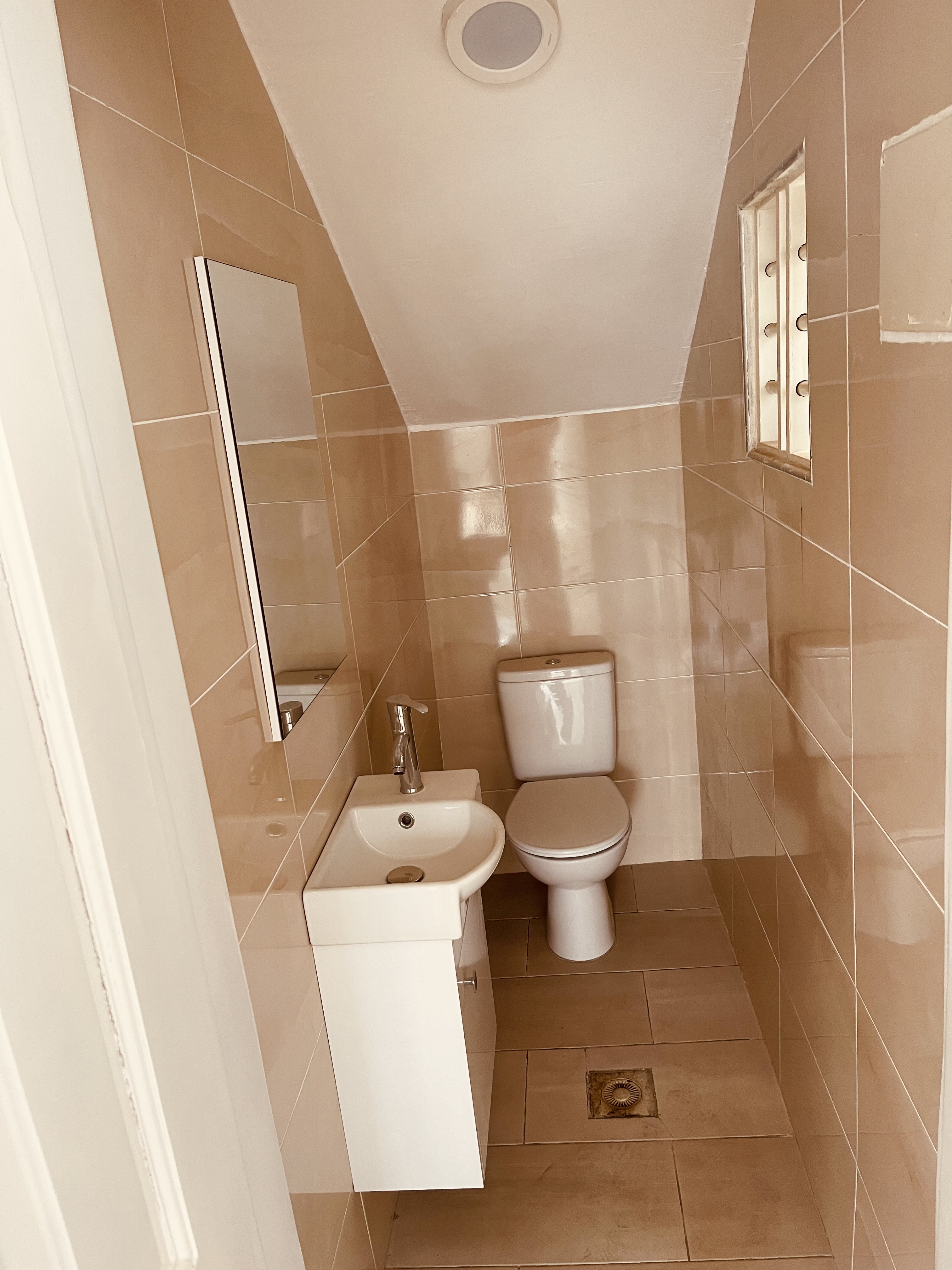 LINDSAY TWO BEDROOMS TOWNHOUSES