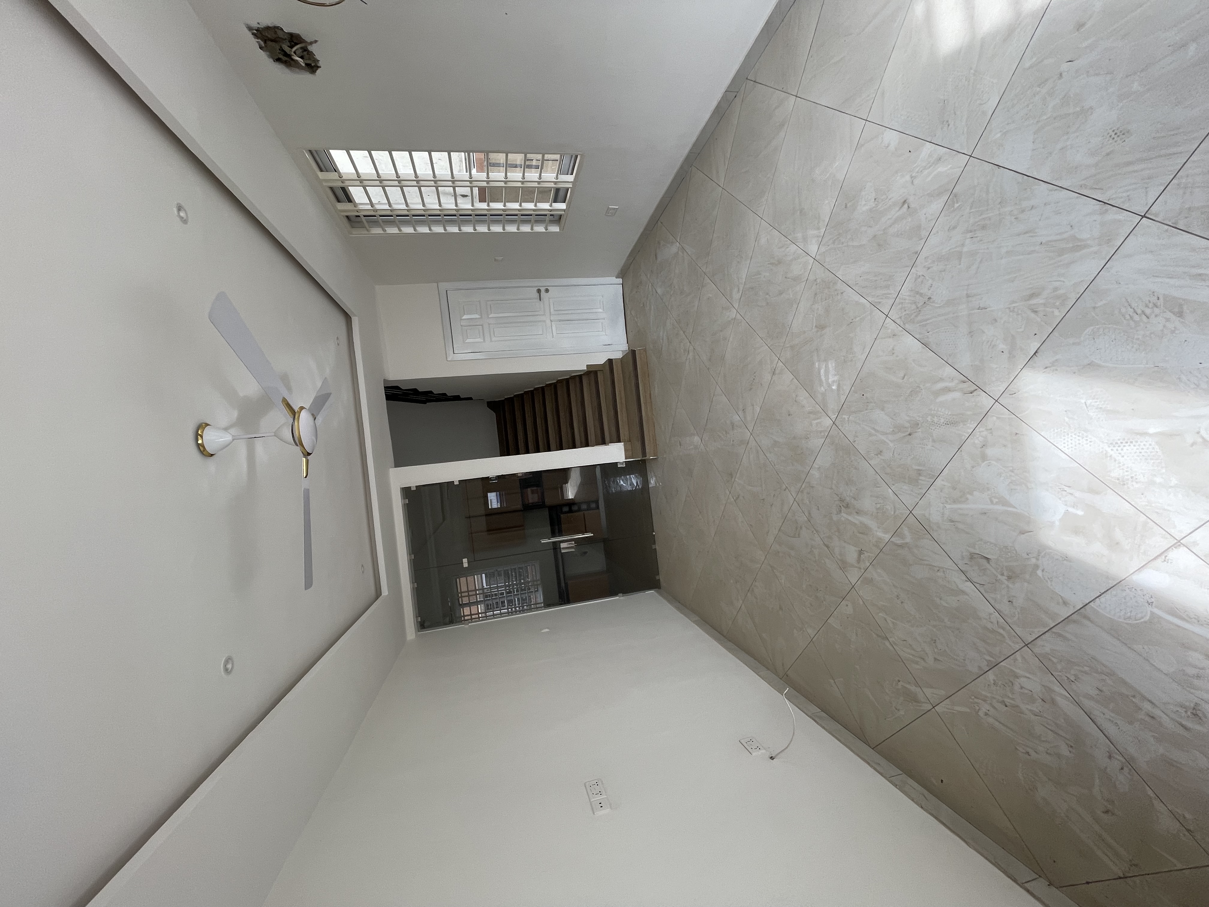 LINDSAY TWO BEDROOMS TOWNHOUSES