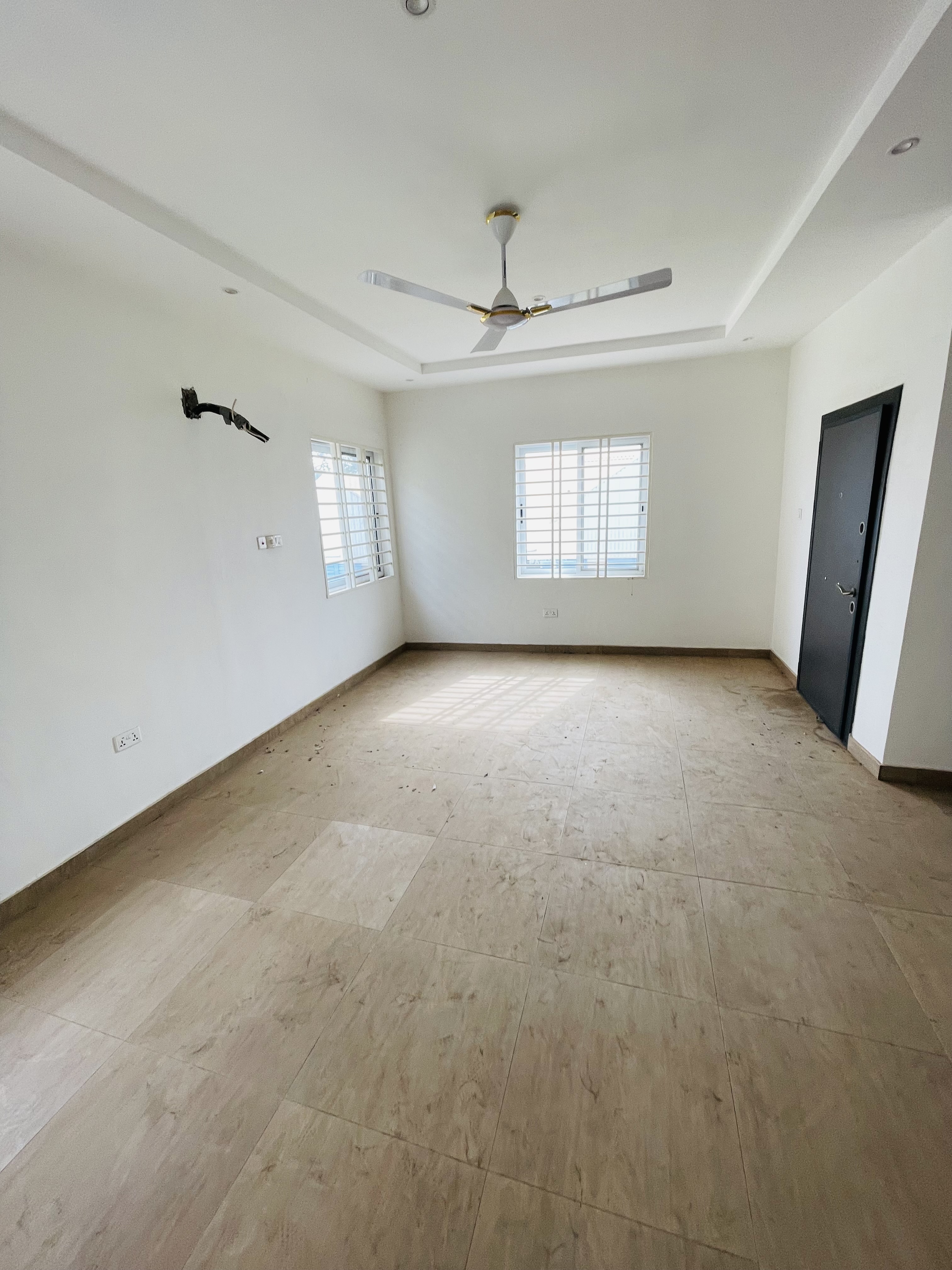 LINDSAY TWO BEDROOMS TOWNHOUSES