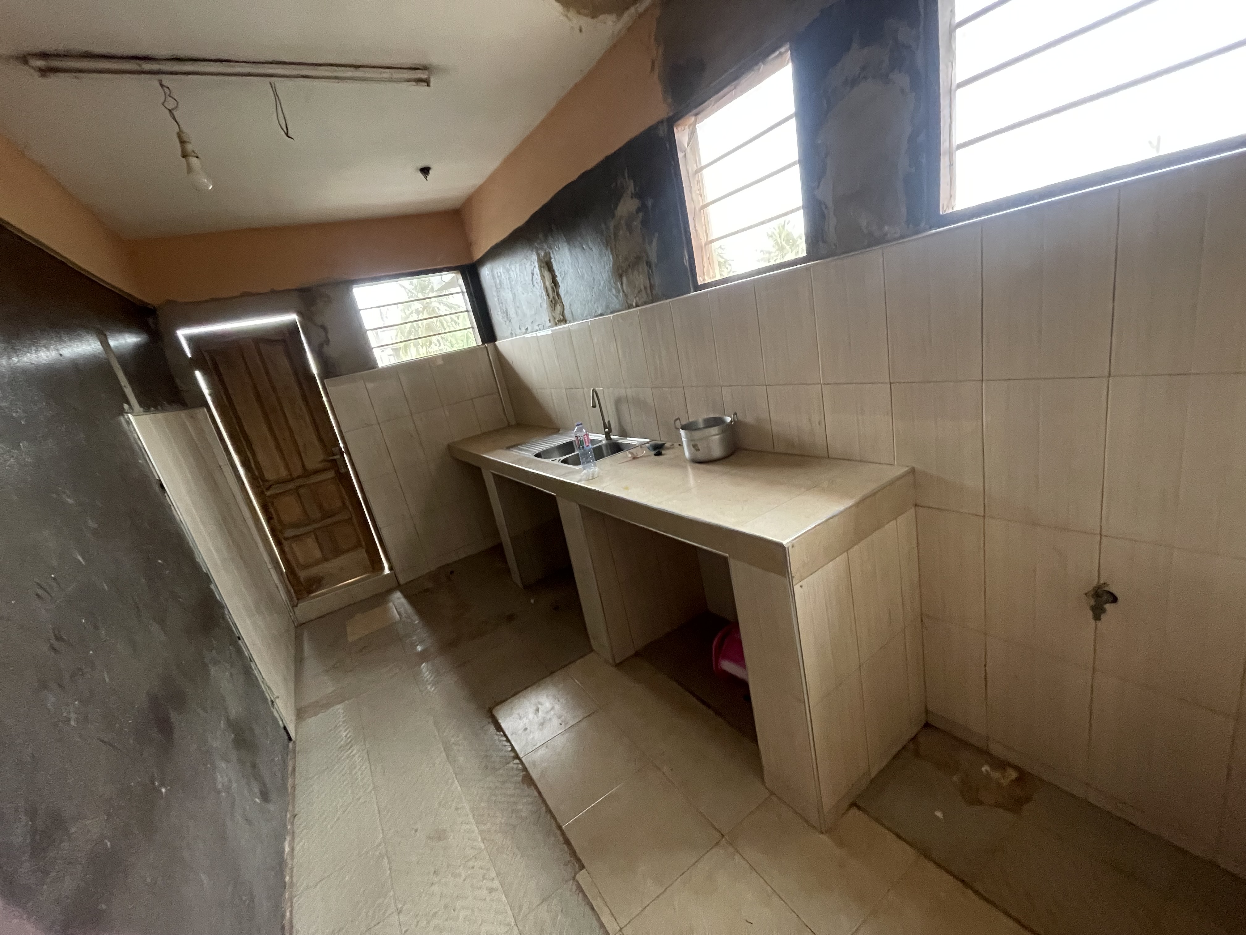 AU HOSTEL