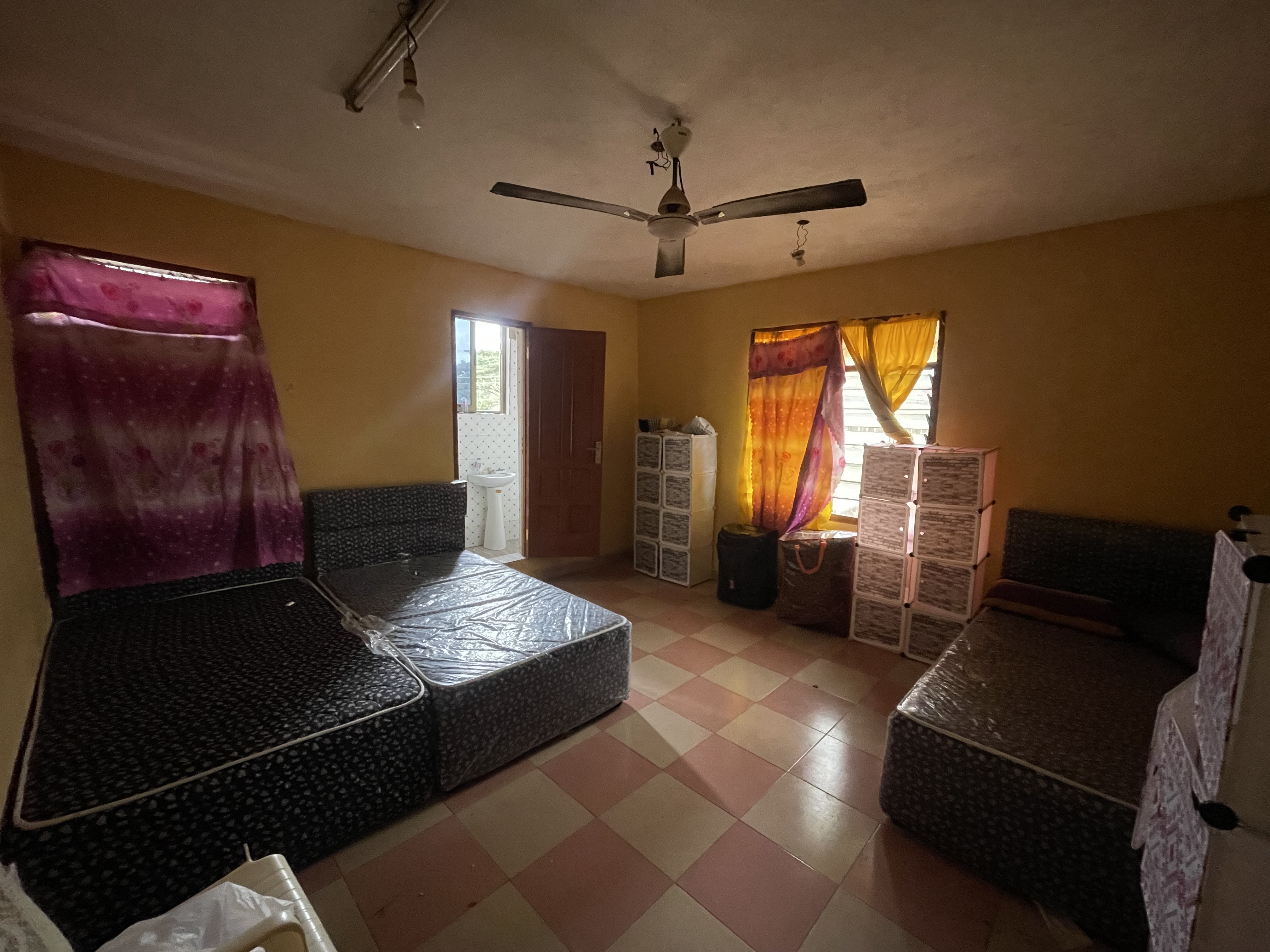 AU HOSTEL