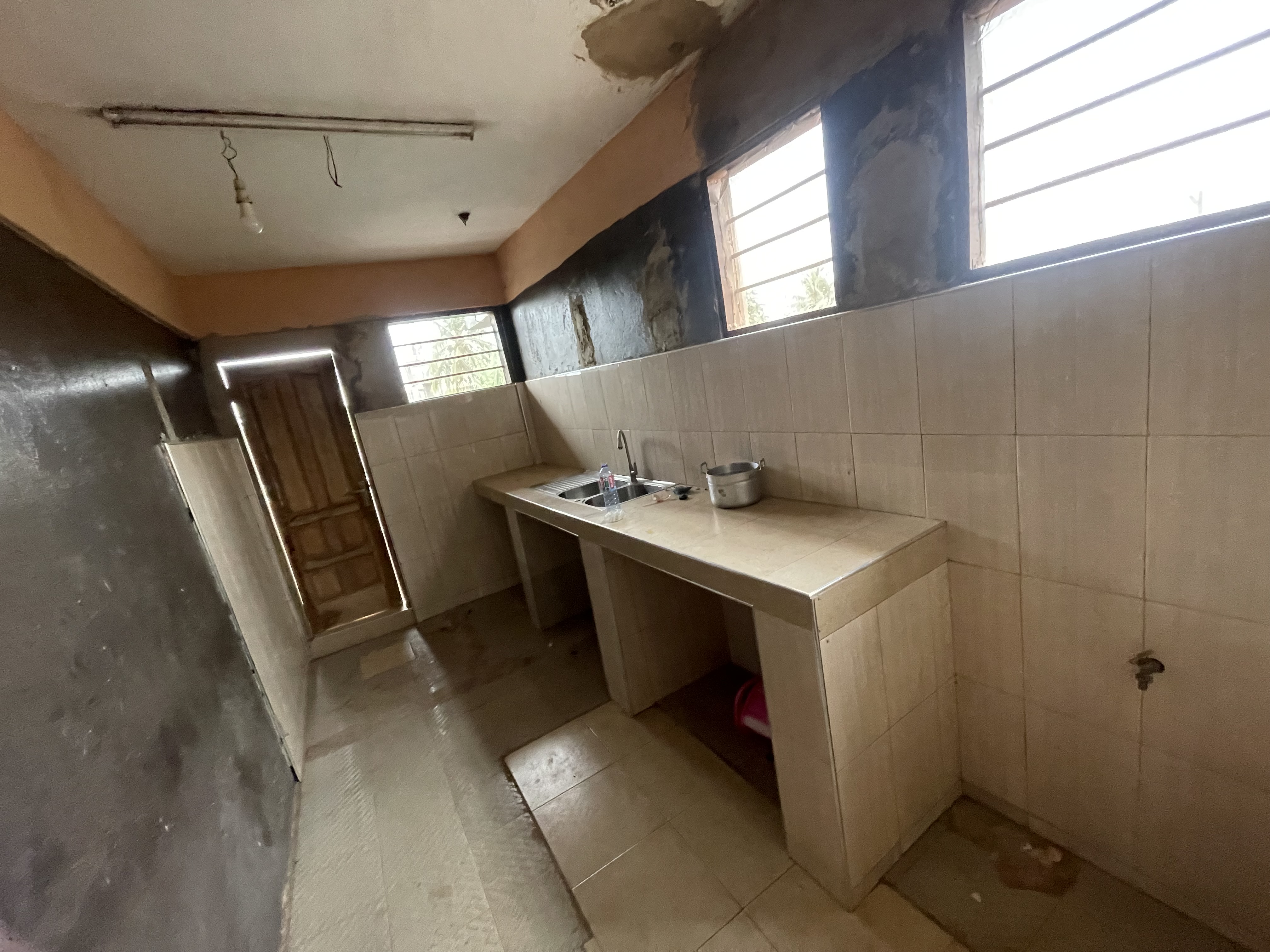AU HOSTEL