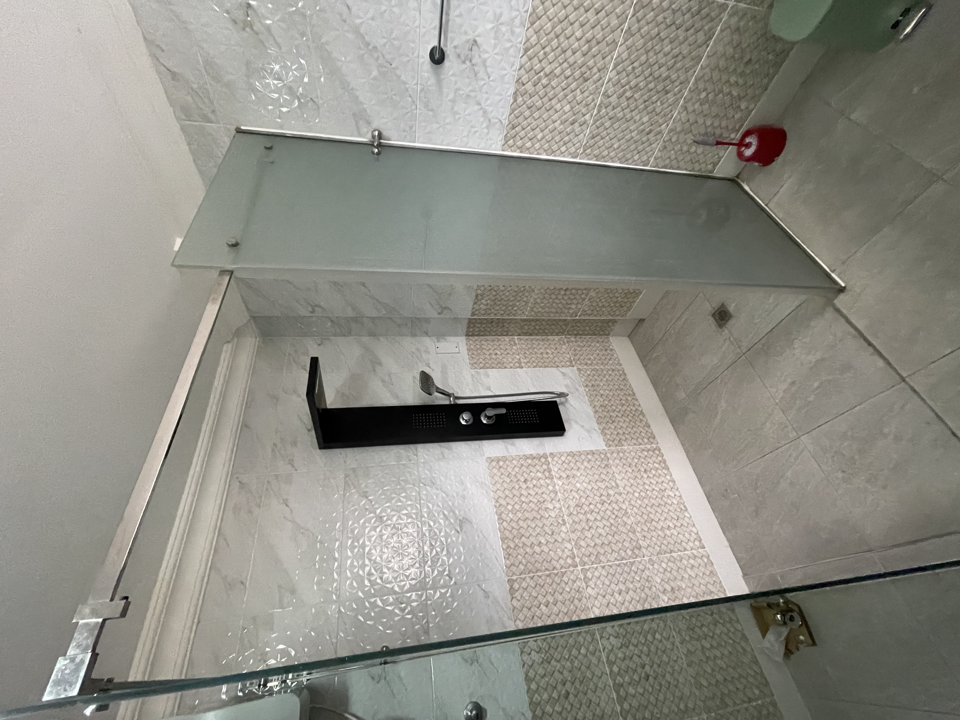 Serene Suburb: Spacious 4-Bedroom Home in East Legon ( fully furnished)