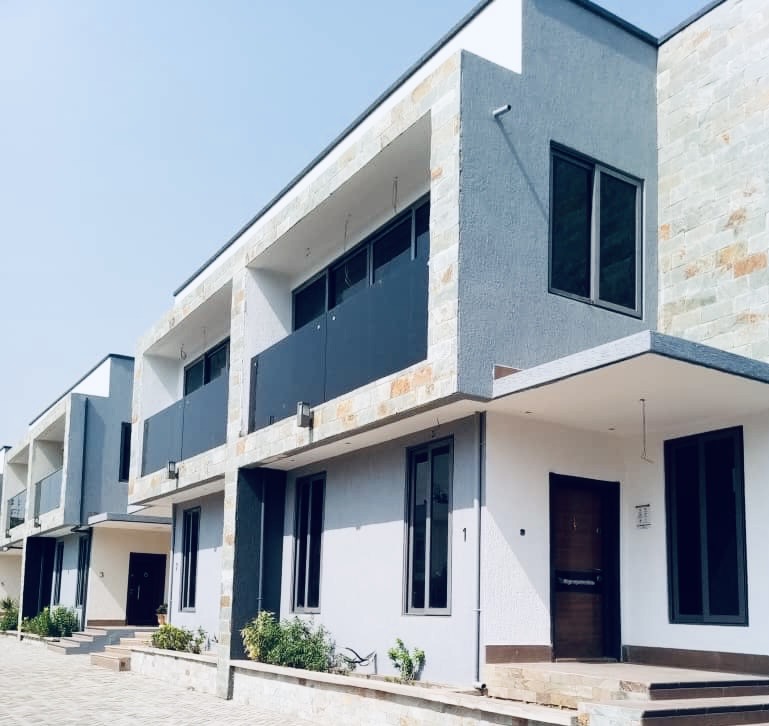 Three Bedroom With BQ -Semi-Detached Townhouse