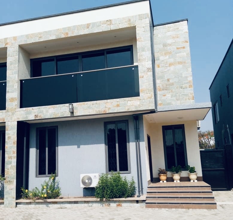 Three Bedroom With BQ -Semi-Detached Townhouse